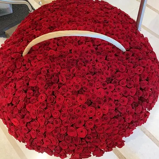 1001 роза классика