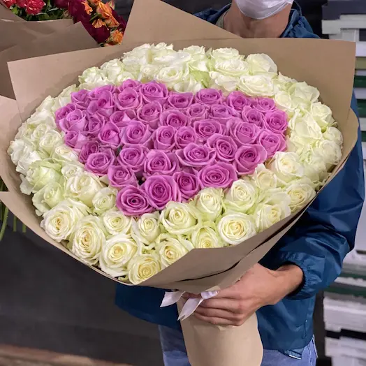101 Роза Сердце «Нежное Пламя»