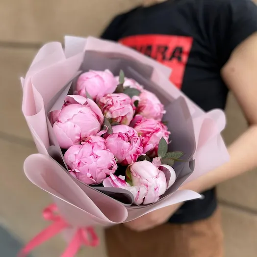 Букет розовых пионов 9 шт