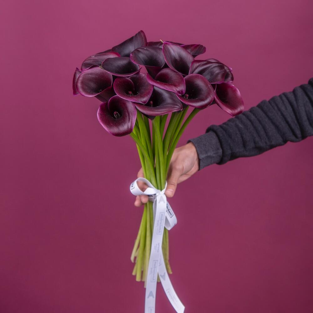 Черные каллы 19 шт