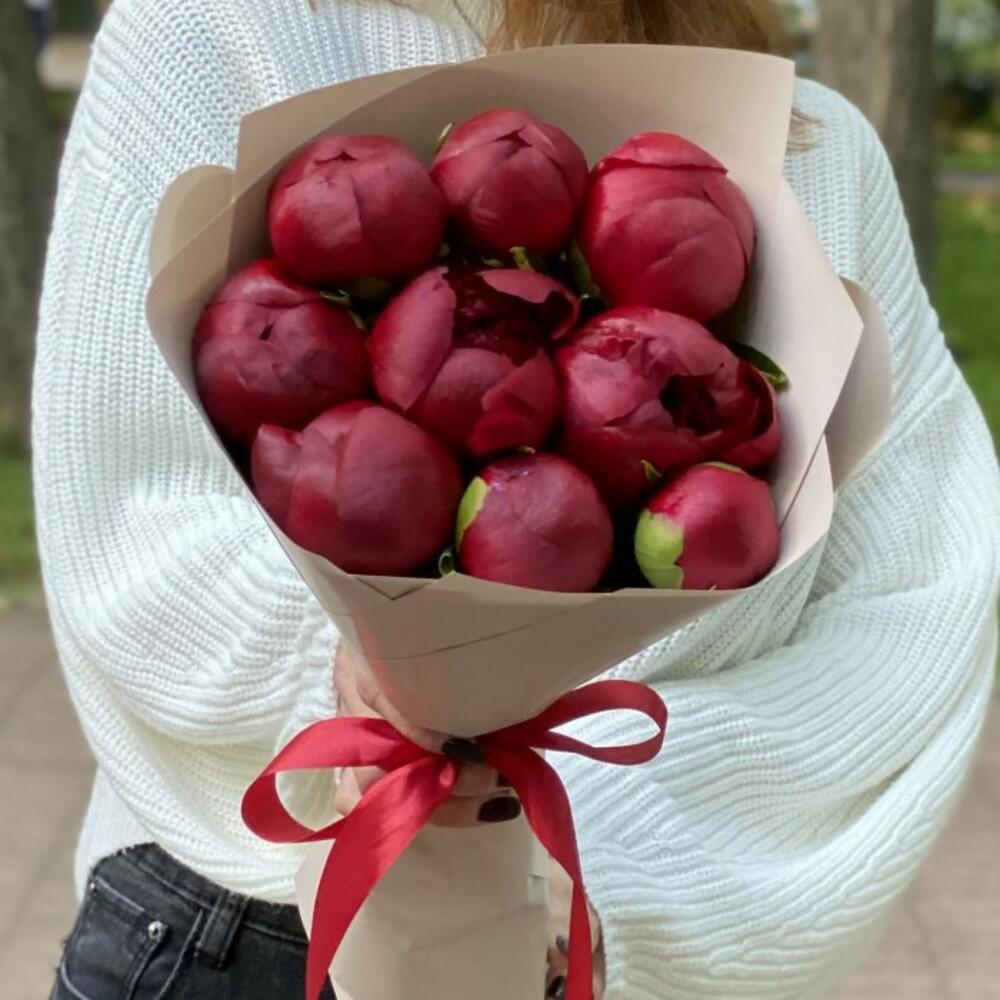 Красные пионы 9 шт
