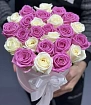Розовые Розы микс в коробке