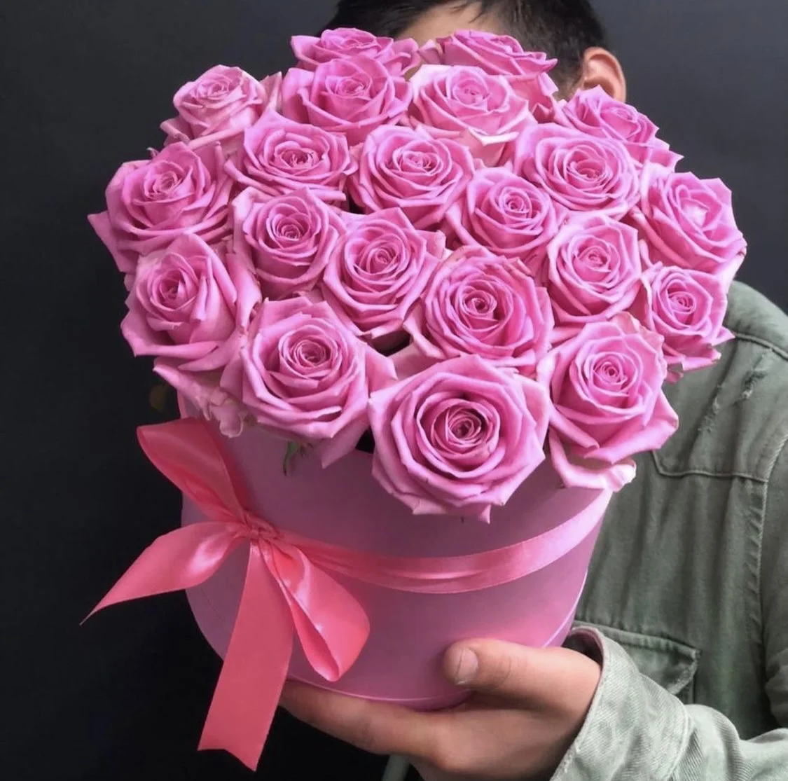 Розовые Розы в коробке