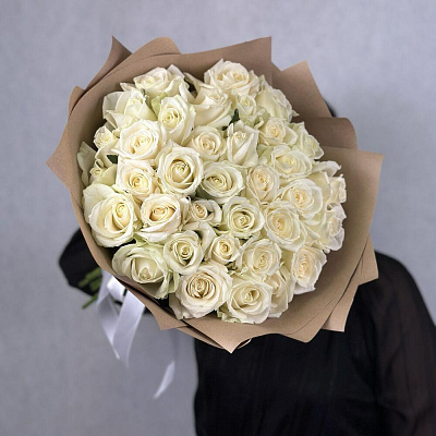 Белые розы 25 шт