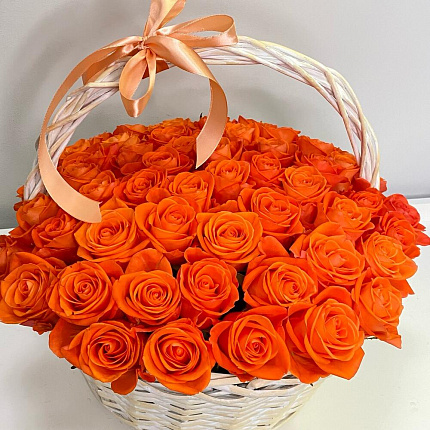 Оранжевые Розы в корзине 51 шт