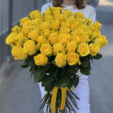 51 Желтая роза 70 см
