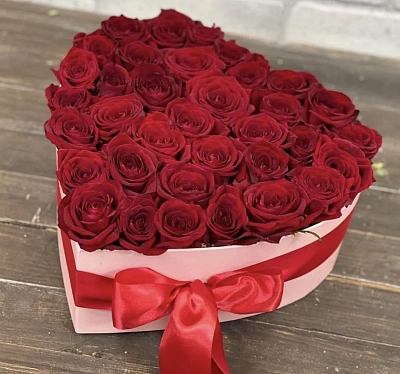 Красные Розы сердце в коробке